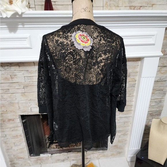 Desigual Cam Lola Embroidered Lace Black Swingy Blouse size medium new!!! - Picture 2 of 13